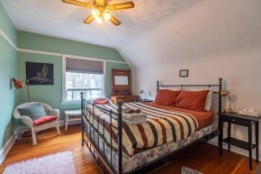 Charming Townhouse, Historic Hydrostone